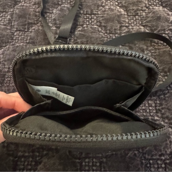 lululemon Black Crossbody/Belt Bag - Picture 2 of 4